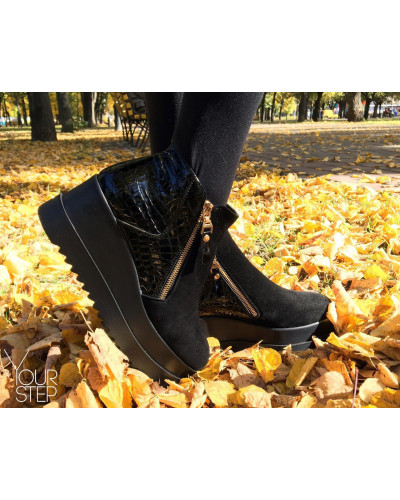 Ботинки из черной замши с лаковой пяткой на высокой подошве Арт. 235-2