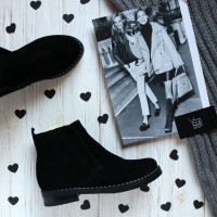 Ботинки со скрытыми резинками из черной замши Арт. 12-23V(64)