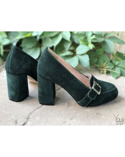 Туфли из черной замши с лаковым ремешком с фурнитурой и обтяжным каблуком Арт. 853-5/48Ок