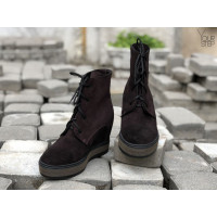 Ботинки на скрытой танкетке из бордовой замши с напылением Арт. R-3