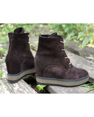 Ботинки на скрытой танкетке из бордовой замши с напылением Арт. R-3