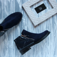 Ботинки из велюра и лаковой кожи синего цвета 235-2V(64)