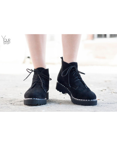 Черевики із чорної замші 12-20/235Ts(2)