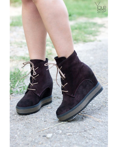 Ботинки на скрытой танкетке из бордовой замши с напылением Арт. R-3