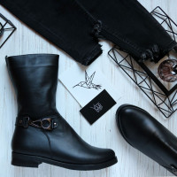 Ботинки из черной кожи с декоративным ремешком Арт. 12-22V