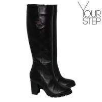 Чоботи із чорної шкіри на підборах Арт. 52-1F