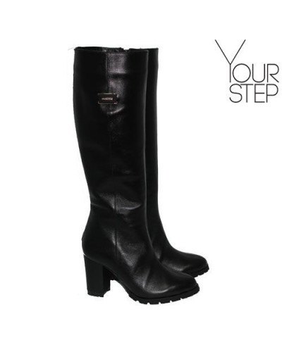 Чоботи із чорної шкіри на підборах Арт. 52-1F