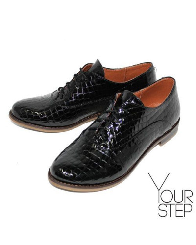 Туфли на низком ходу из черной лаковой кожи под рептилию Арт. 05-6
