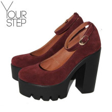 Туфли на высокой подошве из бордовой замши с ремешком Арт. 18-8/11R