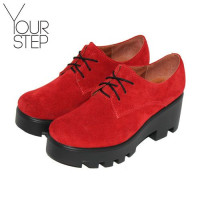 Туфли на тракторной подошве из красной замши Арт. 32-1