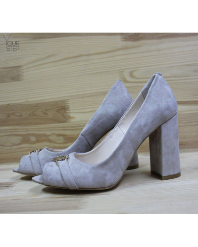 Туфли из велюра бежевого цвета с фурнитурой Арт. 95-4/44ОК-2549