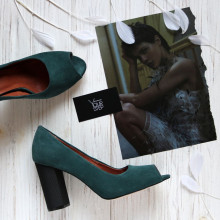 Туфли из натуральной замши цвета ель на устойчивом каблуке Арт. 95-4/42