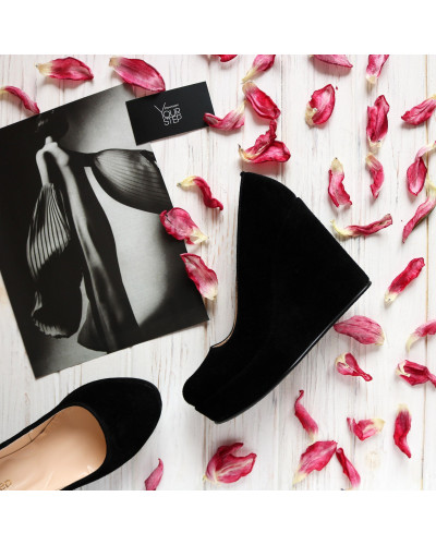 Туфли из черной замши на обтяжной танкетке Арт. 18-8Ot