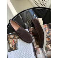 Шоколадные замшевые лоферы на тонкой подошве Арт. 156-10