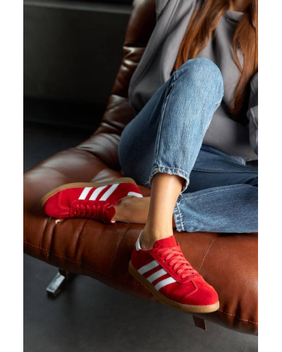 Красные замшевые кеды со шнуровкой – стильный выбор для ярких образов (Арт. 15-10-21918)