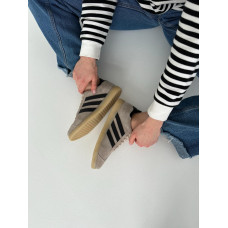 Светло-бежевые замшевые кеды с черными полосками – стиль и комфорт в каждом движении! Ст. 15-10-21918