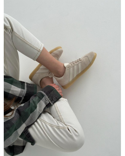 Світло-бежеві замшеві кеди зі шнурівкою — стиль і комфорт для будь-якого образу (Арт. 15-10-21918)