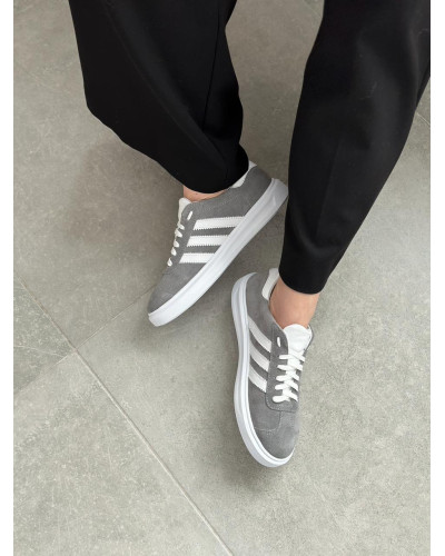 Сірі замшеві кеди з білими шнурівками — ваш ідеальний вибір (Арт. 15-10-0136)