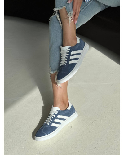 Сині замшеві кеди з білими смужками — стильний комфорт для щоденного носіння (Арт. 15-10-0136)  