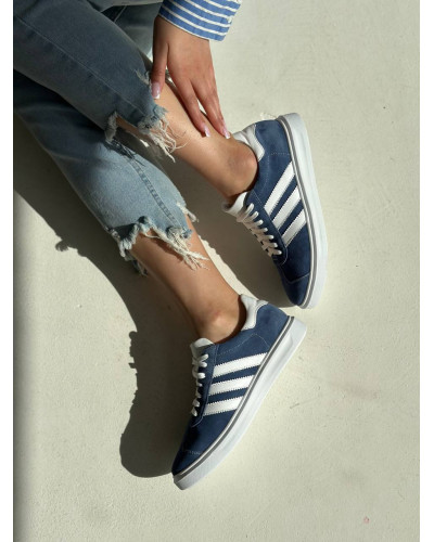 Сині замшеві кеди з білими смужками — стильний комфорт для щоденного носіння (Арт. 15-10-0136)  