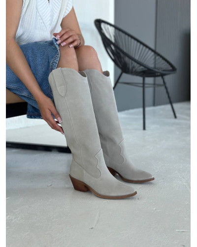 Женские сапоги-казаки из натуральной замши в бежевом цвете – стильный комфорт (Арт. 10140-1)