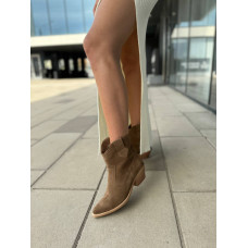 Женские замшевые ковбойки в цвете castorre – тренд весна-лето 2026 (Арт. 10140-2)