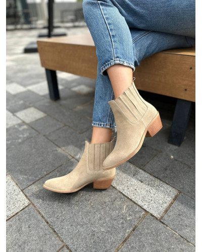 Замшевые ковбойки в цвете песок с резинками – стиль и комфорт для каждого дня (Арт. 10140-3)